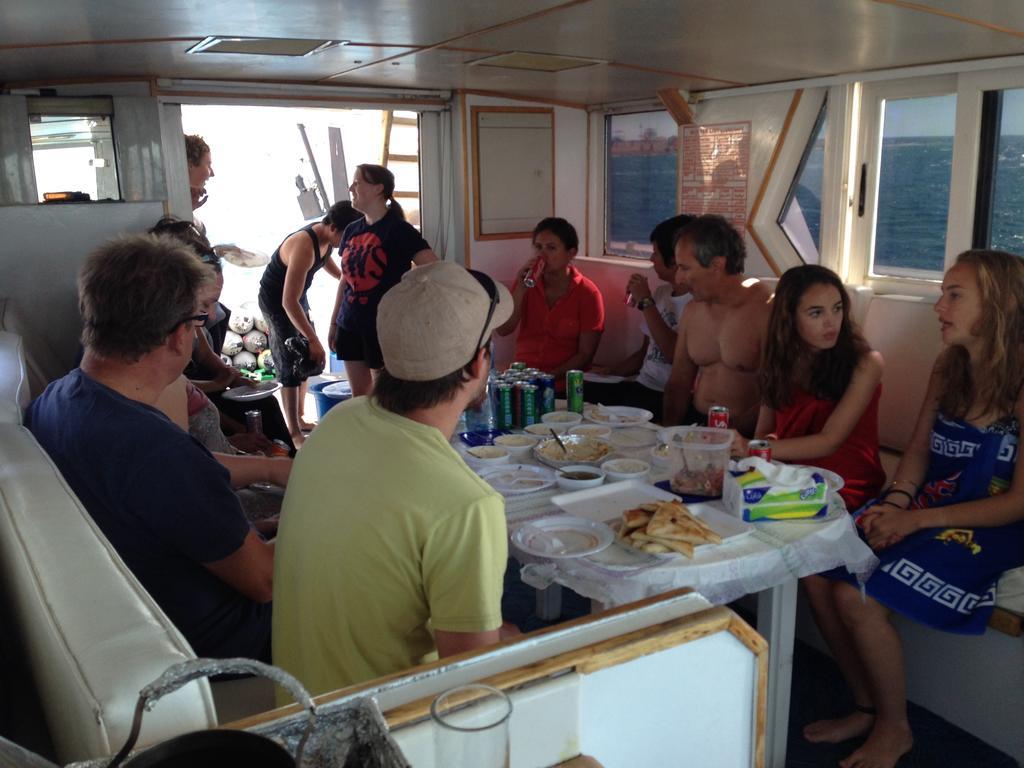 Arab Divers Dive Center And Bed & Breakfast Aqaba Esterno foto