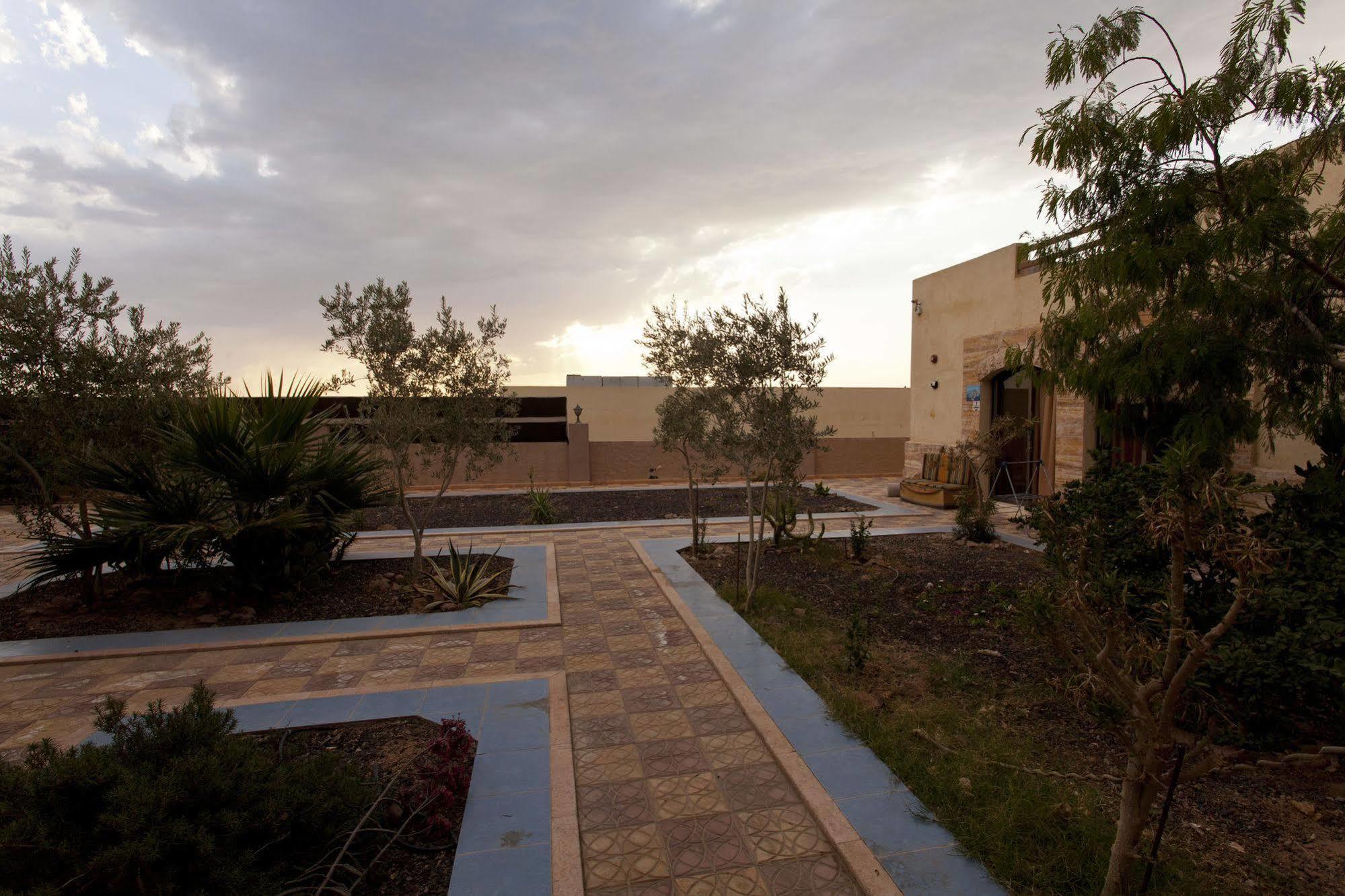 Arab Divers Dive Center And Bed & Breakfast Aqaba Esterno foto