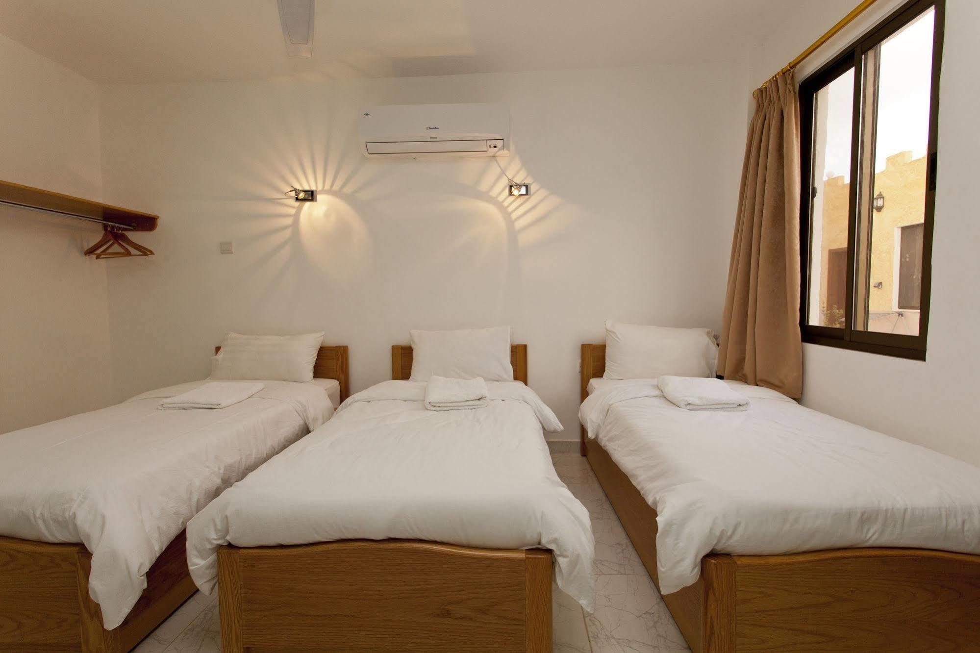 Arab Divers Dive Center And Bed & Breakfast Aqaba Esterno foto